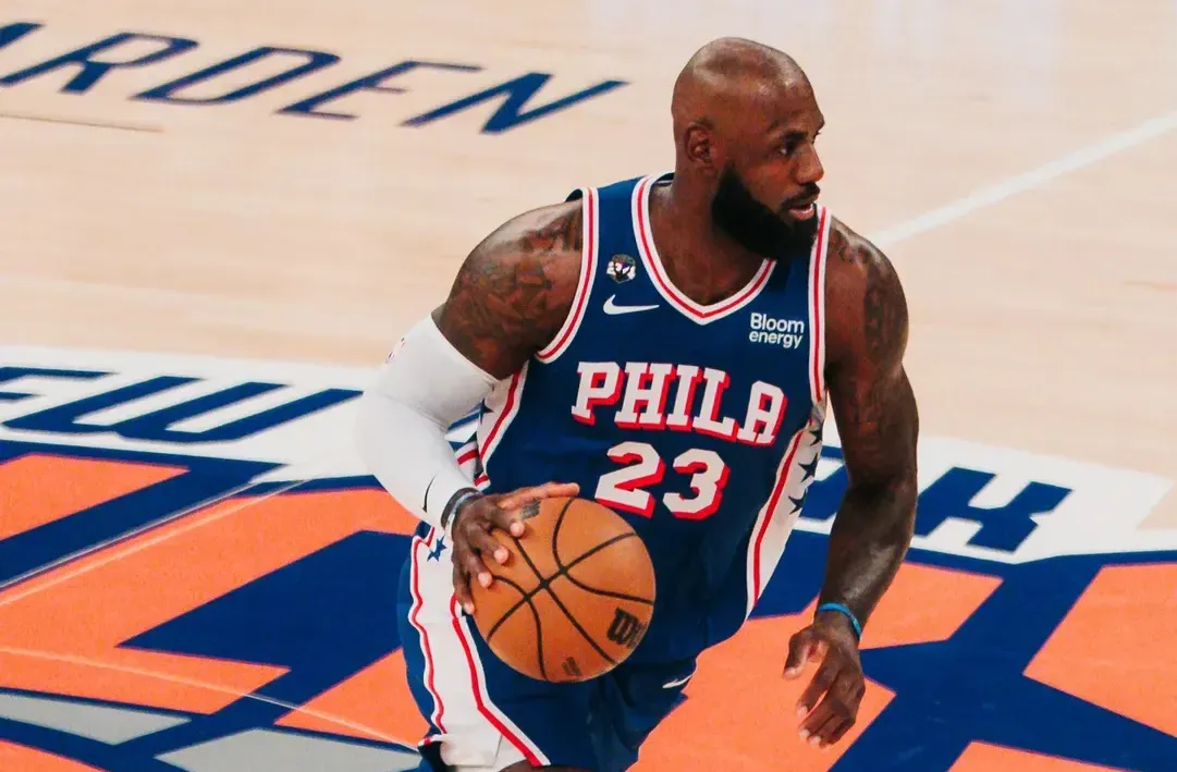 LeBron James estreia-se a vencer no arranque da NBA